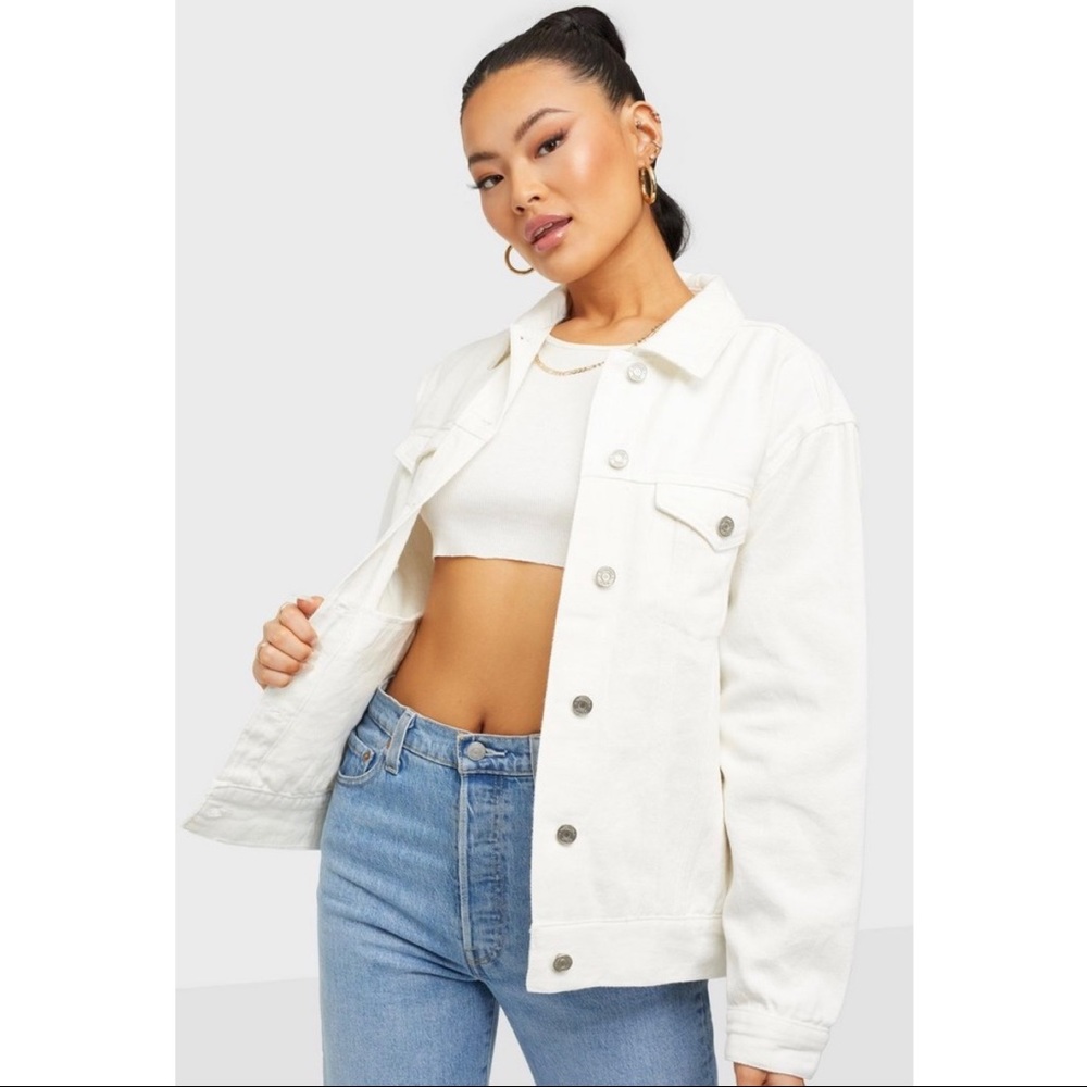 💗Missguided white denim jacket💗